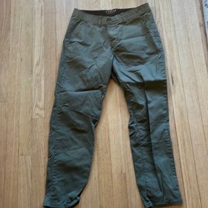 Green curve appeal pants. Size 8